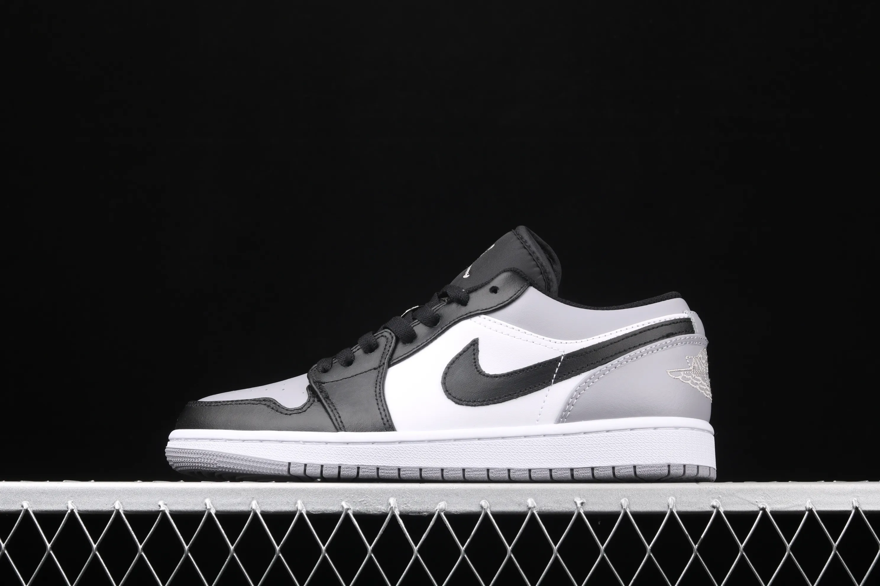 All categories Air Jordan Jordan series basketball shoes Air Jordan 1 Low New version Air Jordan 1 Low AJ1 Joe 1 low top leather cultural and leisure sports sneakers 553558-110